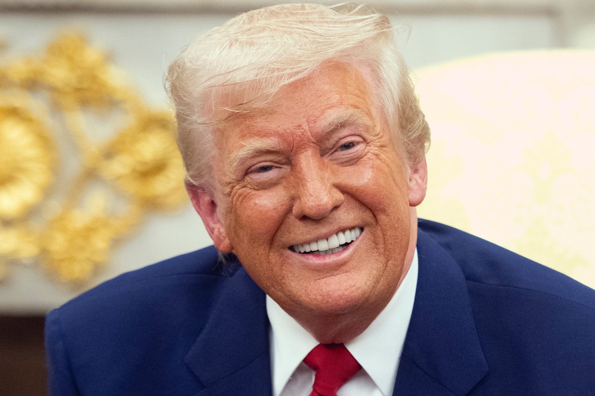 Liệu ‘MechaHitler’ Có Vượt Qua Bài Thử “Chống Thức Tỉnh” Của AI Thời Trump?