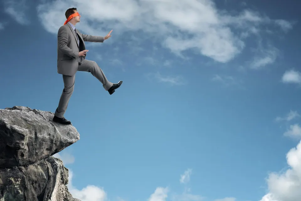 Điểm mù lãnh đạo mà ít ai nói tới (và vì sao đào tạo cũng không sửa được)