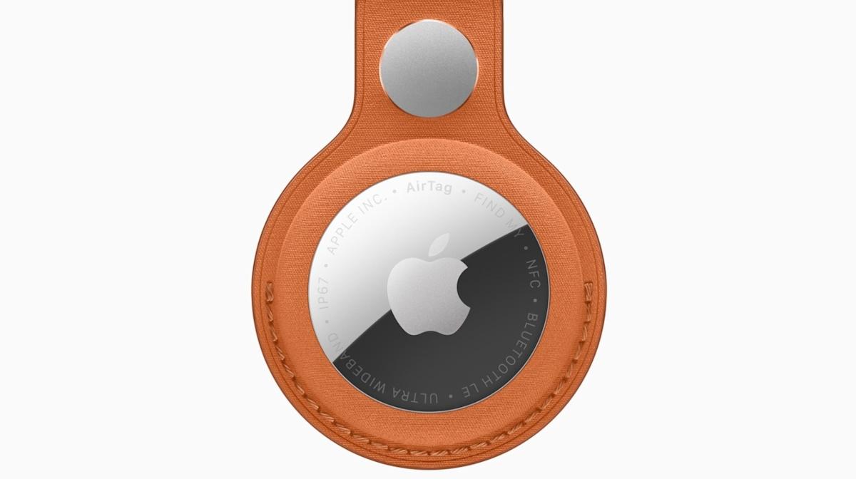 **Apple ra mắt AirTag 2 mới cùng phụ kiện FineWoven**