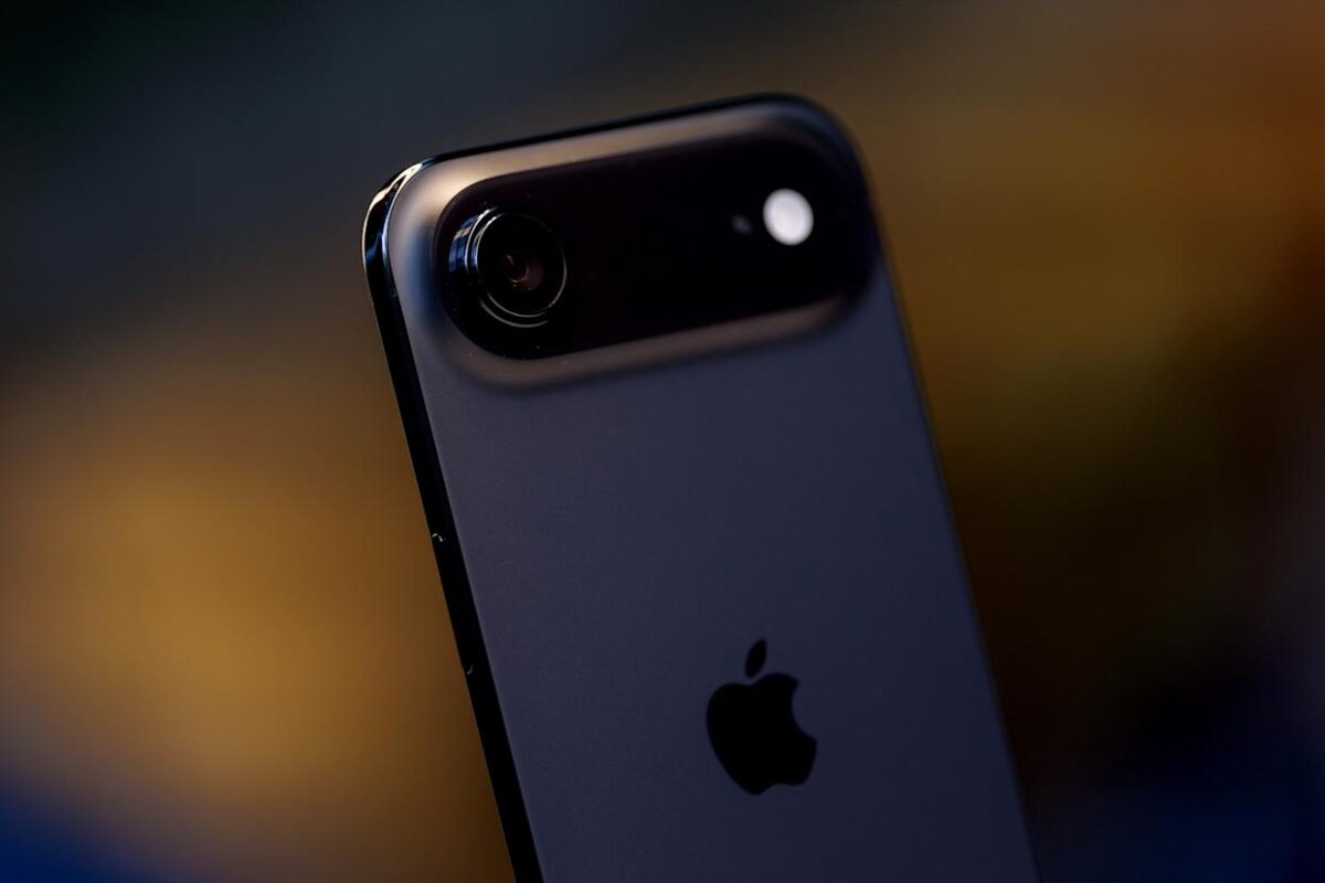 **Apple bổ sung tính năng “giới hạn vị trí chính xác” trên một số mẫu iPhone Air, iPhone 16e và iPad Pro**