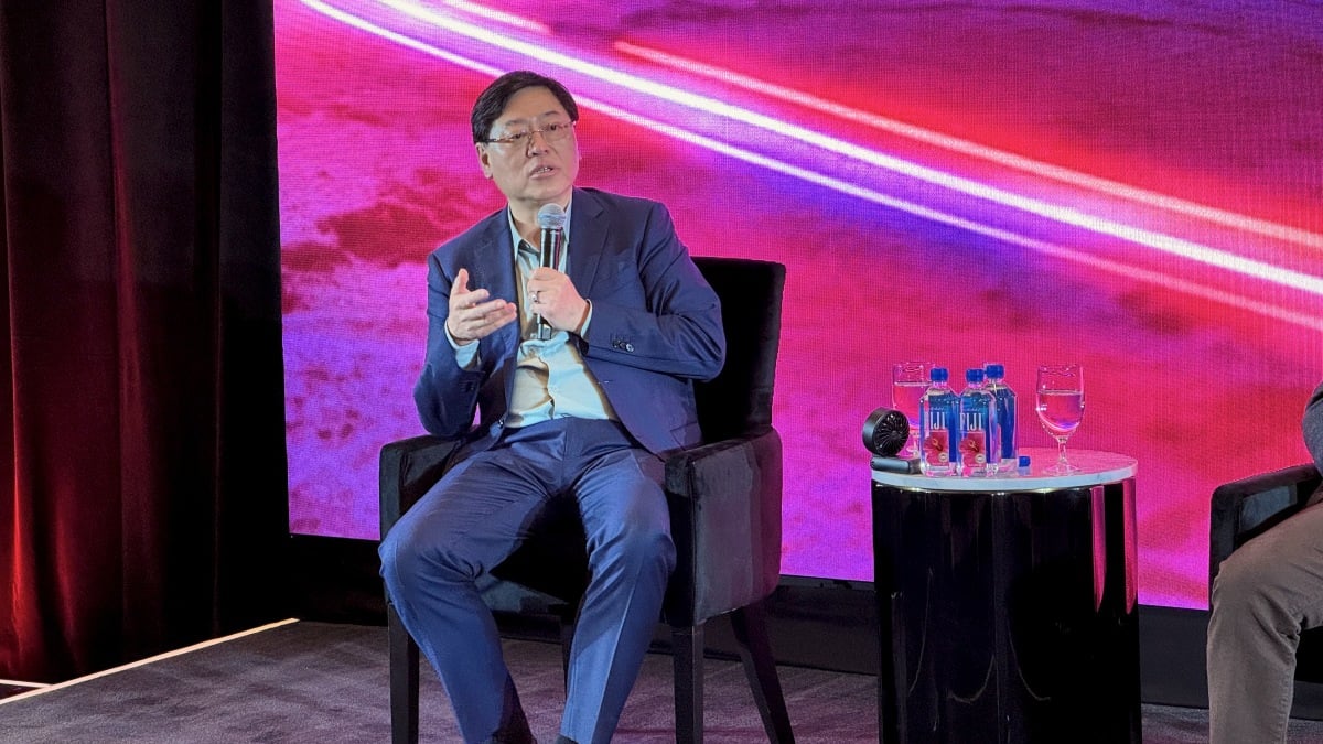 **CEO Lenovo tại CES đáp lại những người hoài nghi AI: 'Không ai có thể né tránh'**
