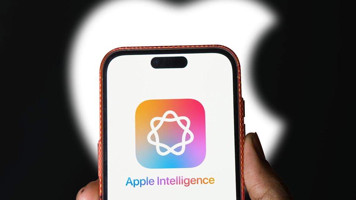 ![Logo Apple Intelligence trên iPhone.](https://s.yimg.com/ny/api/res/1.2/eqdCAL5fpcJTzYCS8L4fkA--/YXBwaWQ9aGlnaGxhbmRlcjt3PTk2MDtoPTU0MA--/https://media.zenfs.com/en/toms_guide_826/32bf5c0f87893c00db1e844f575a81e8)