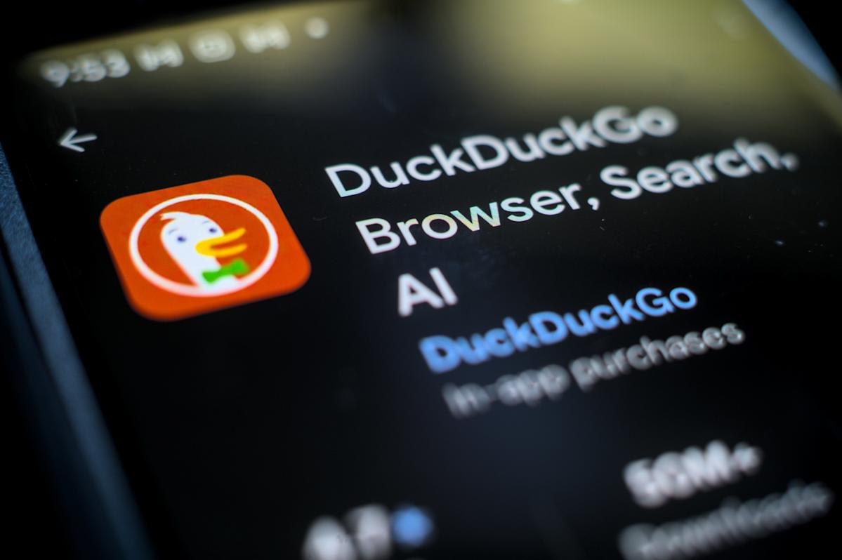 **Trò chuyện AI giọng nói mới của DuckDuckGo: cách hoạt động và so sánh với ChatGPT, Gemini**