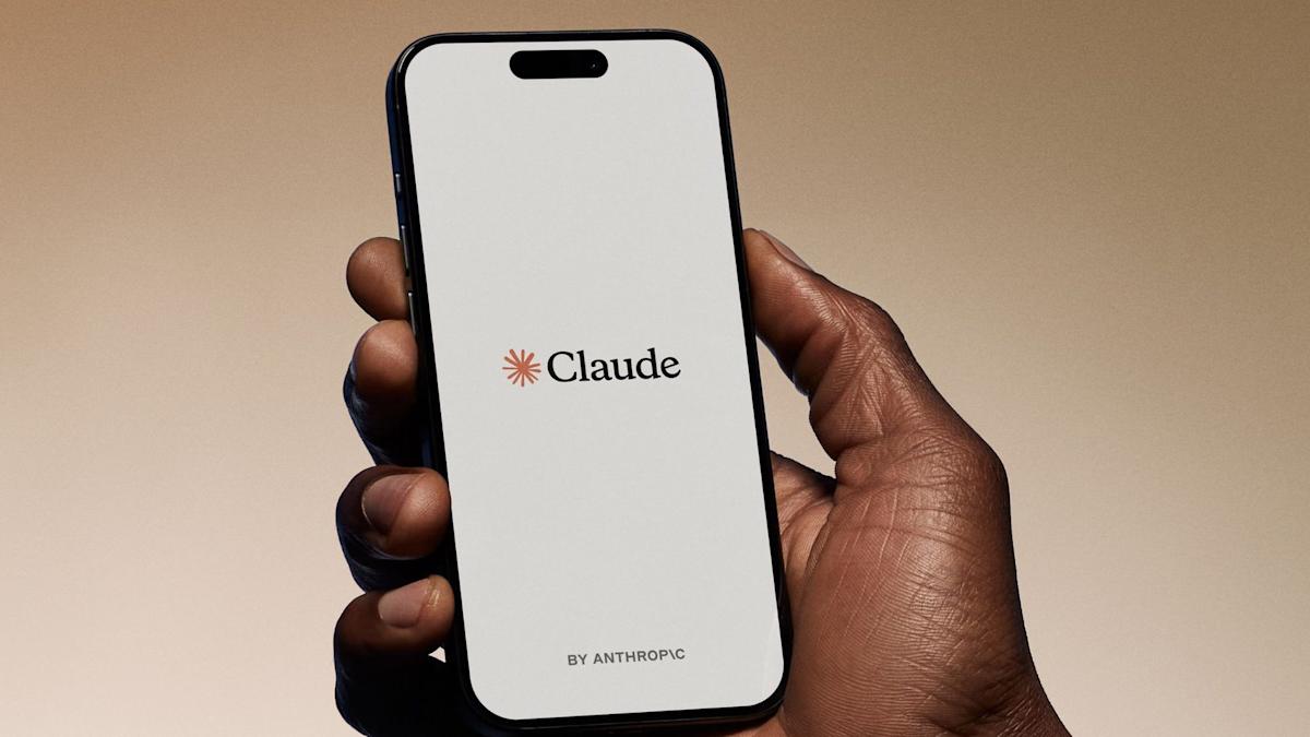 **Anthropic mở rộng các công cụ mạnh nhất của Claude hoàn toàn miễn phí**