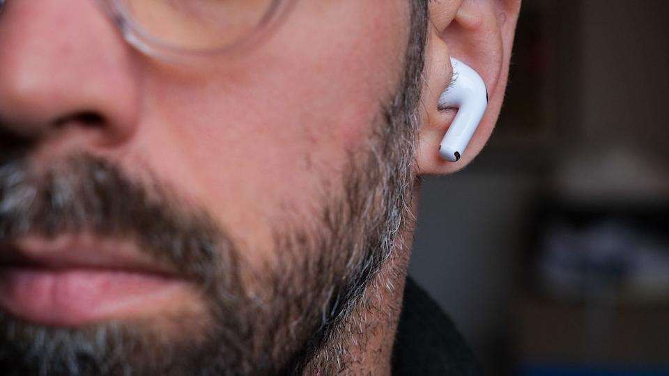**Apple AirPods Pro 3 sắp ra mắt?**