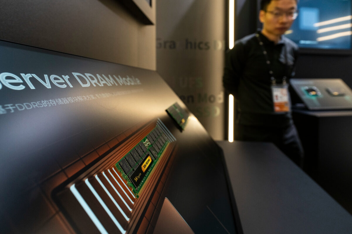 **Samsung, SK Hynix và Micron hợp lực ngăn chặn tích trữ bộ nhớ — giá có thể tăng nhanh hơn, nhưng có thể thúc đẩy tăng cung lâu dài**