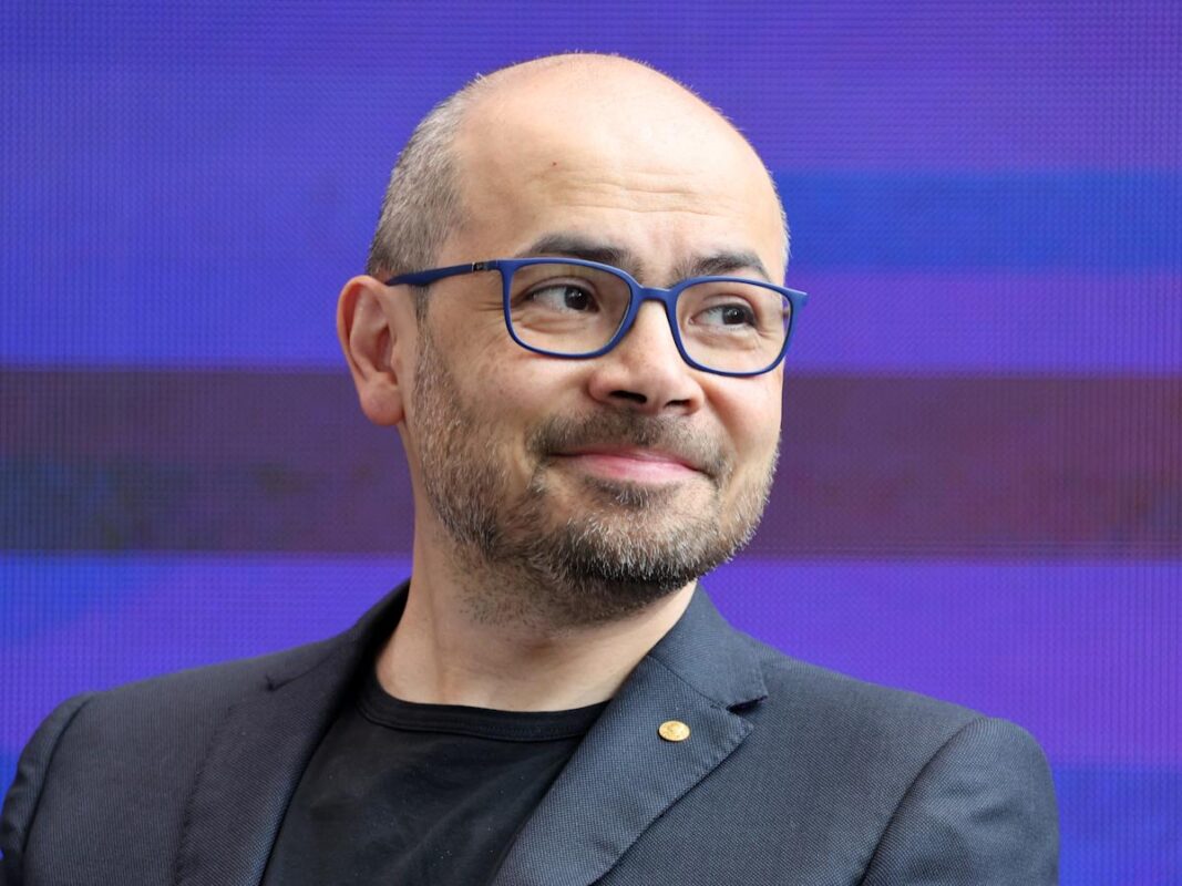 **CEO DeepMind Demis Hassabis cho biết trí tuệ nhân tạo tổng quát vẫn còn nhiều thiếu sót**