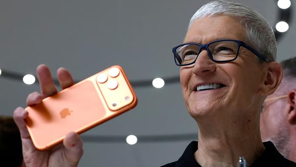**Giám đốc điều hành Apple, Tim Cook kêu gọi mọi người giảm thời gian sử dụng iPhone**