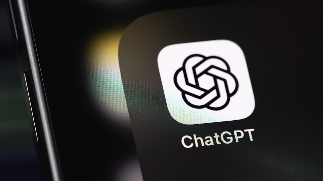 **OpenAI giảm một nửa giá gói ChatGPT Pro**