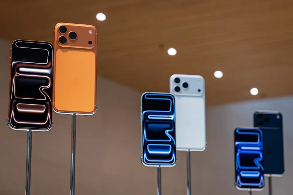 **Apple iPhone 17**