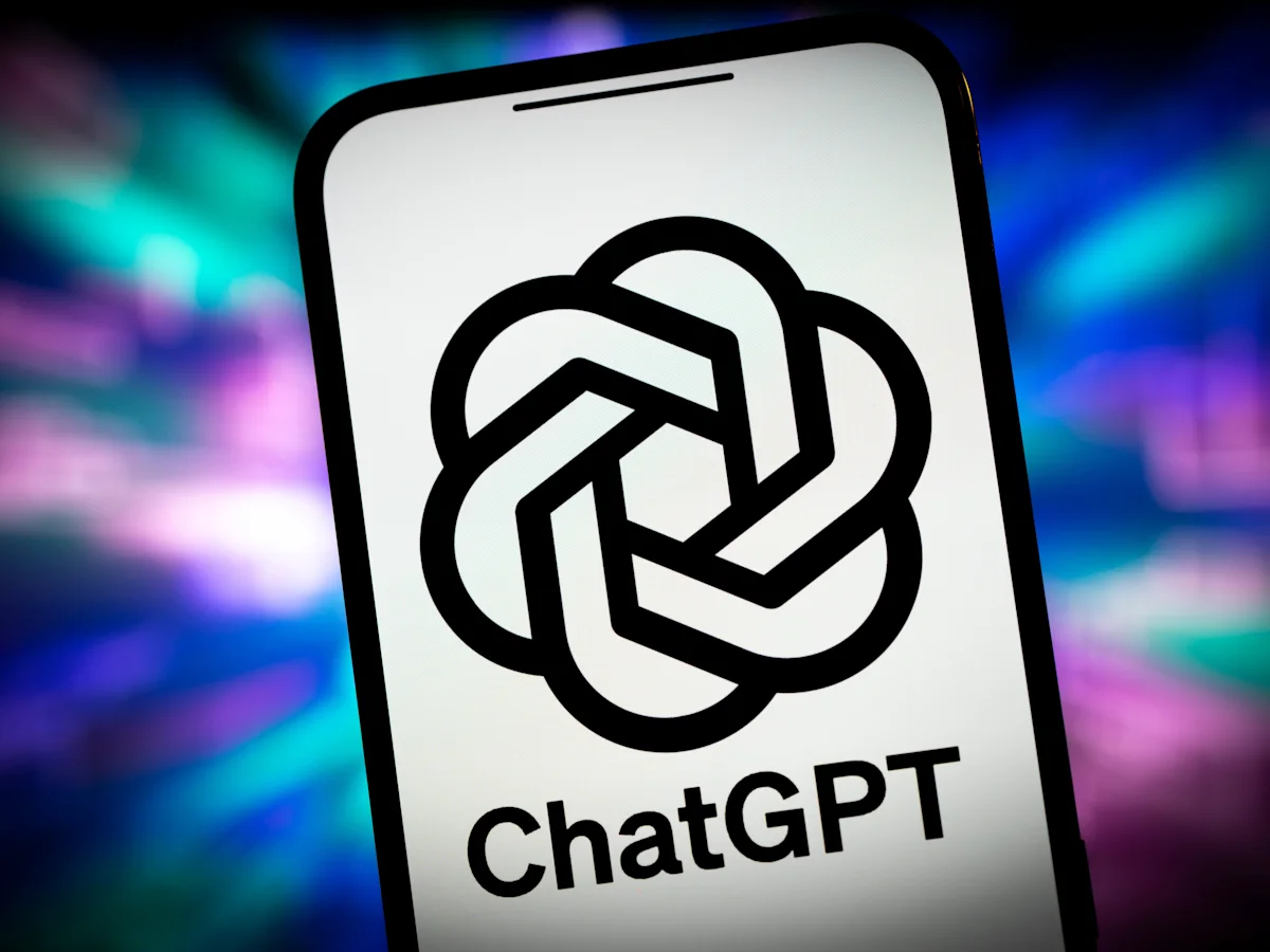 **OpenAI ngừng ChatGPT 4o – Người dùng hy vọng ChatGPT 5.5 mới sẽ khôi phục lại sức sống**