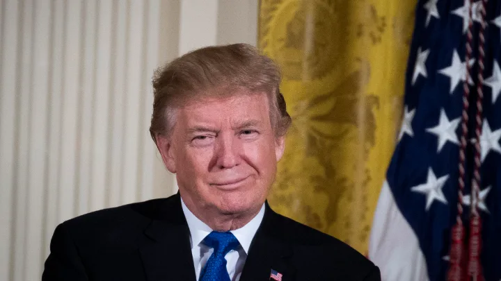 **Trump rút lui khỏi lệnh hành pháp về AI**