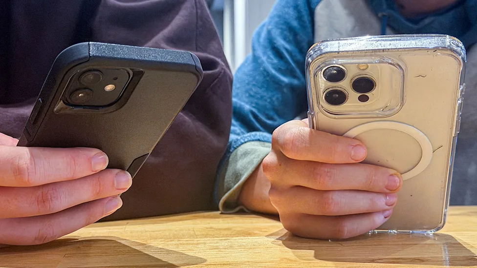 **Apple có đang do thám không? iPhone của bạn theo dõi gì**