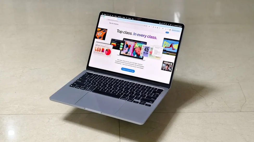 **MacBook Air**