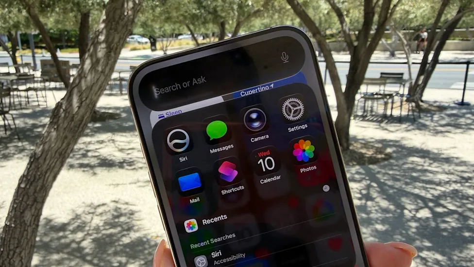 **Siri AI sắp ra mắt cùng iOS 27**
