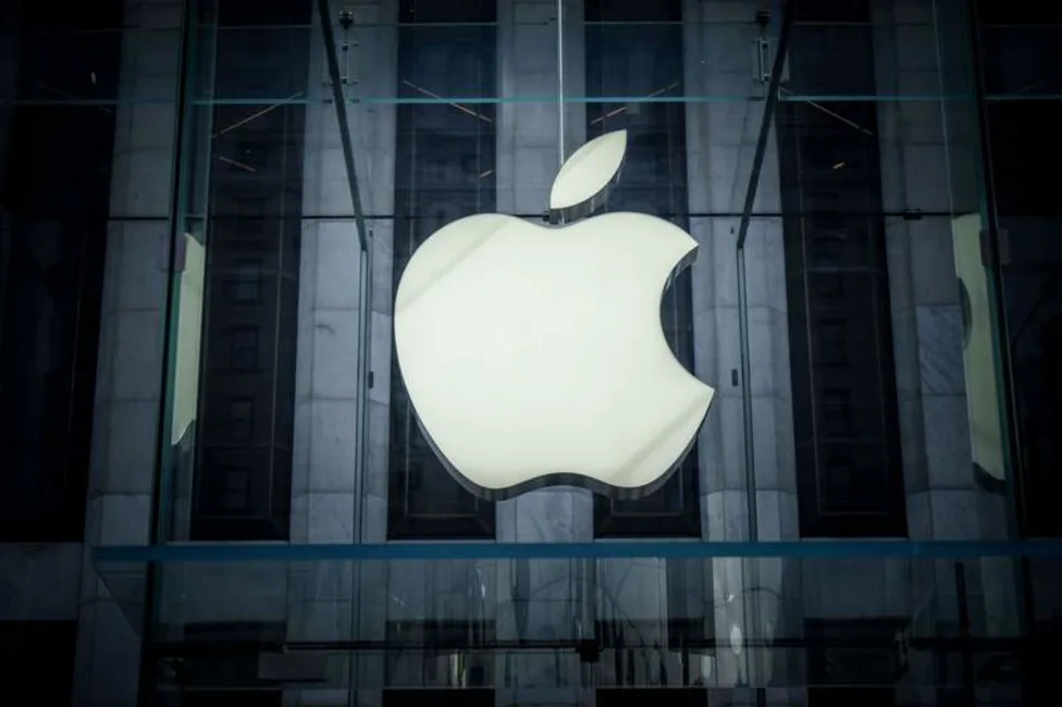 **Apple ra mắt Siri AI được chờ đợi từ lâu sau nhiều lần trì hoãn**