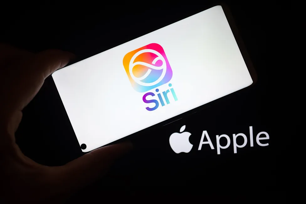 **Apple khẳng định: Siri không phải để làm bạn đồng hành**