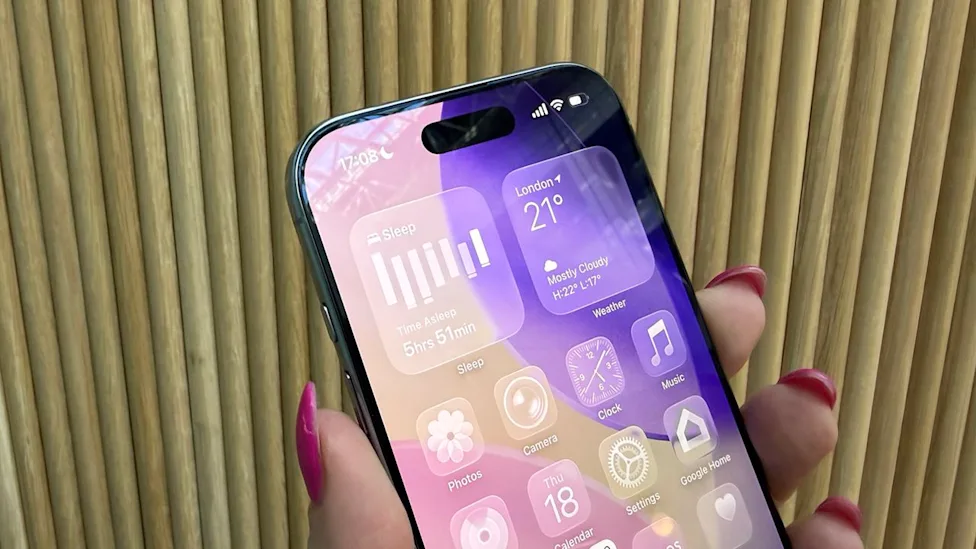 **Hình ảnh rò rỉ iPhone Ultra lần nữa hé lộ iPhone Ultra**
