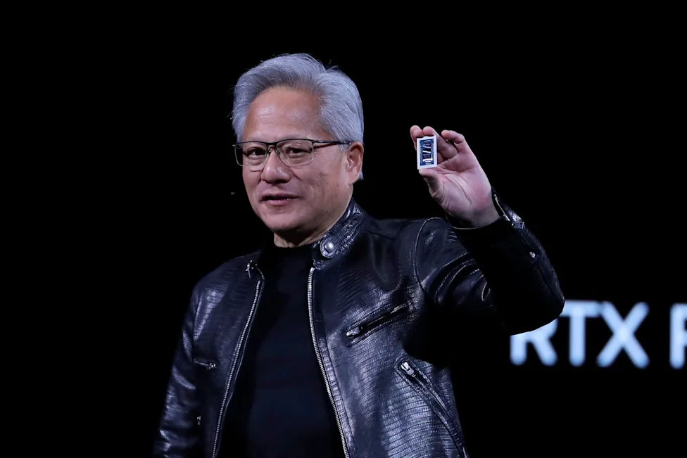 **Jensen Huang, CEO Nvidia, ra mắt chip RTX Spark tại Computex 2026 ở Đài Bắc**