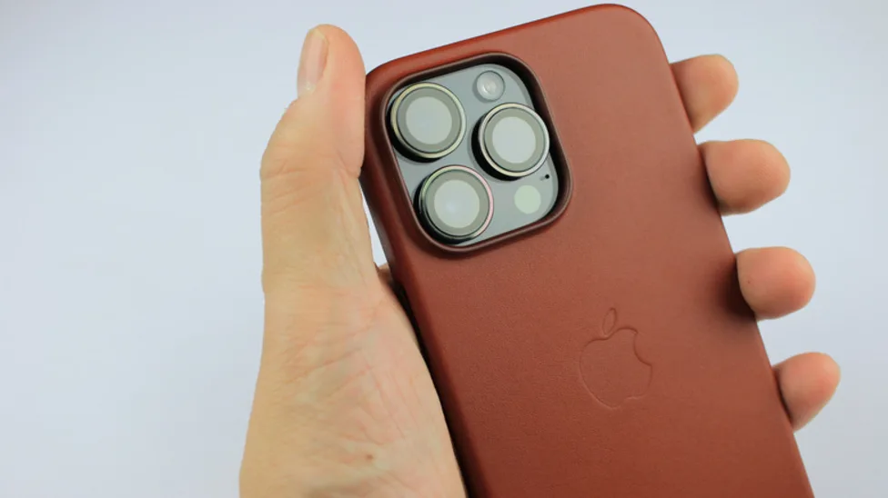 Tại sao Apple ngừng bán ốp lưng iPhone da?