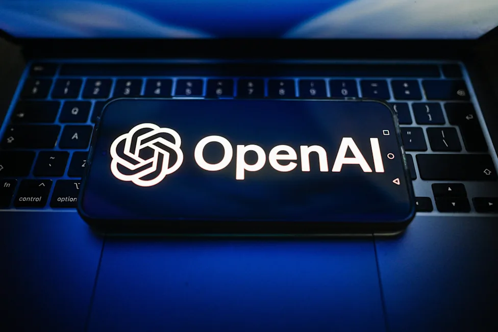 **OpenAI bán bóng rổ ChatGPT với giá $70**
