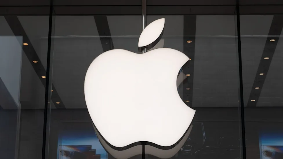 **Apple đang đàm phán với PrismML để chạy mô hình AI trên iPhone**