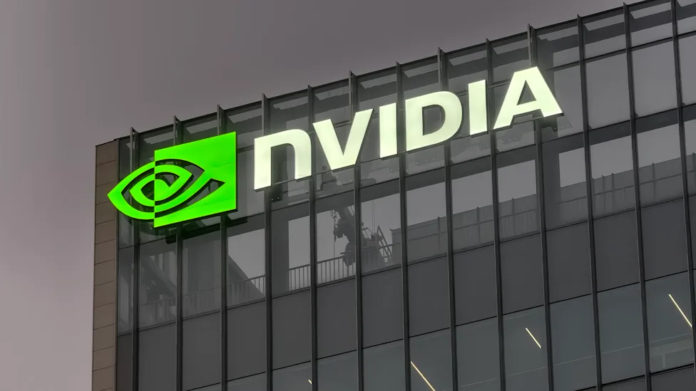 **Các trung tâm dữ liệu AI có thể tiêu thụ 5 triệu gallon nước mỗi ngày. Nvidia nói máy chủ mới của mình gần như không cần nước**