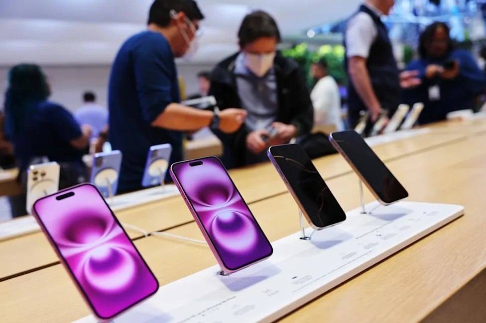 **Apple Nên Xem Xét Bỏ Tên iPhone Ultra**